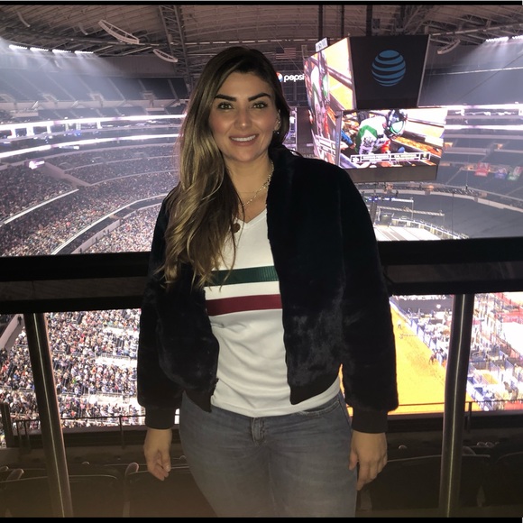 Meet your Posher, Bella Rosa 💃🏼🎶💃🏼🎶💃🏼🎵💫 - Picture 2 of 3